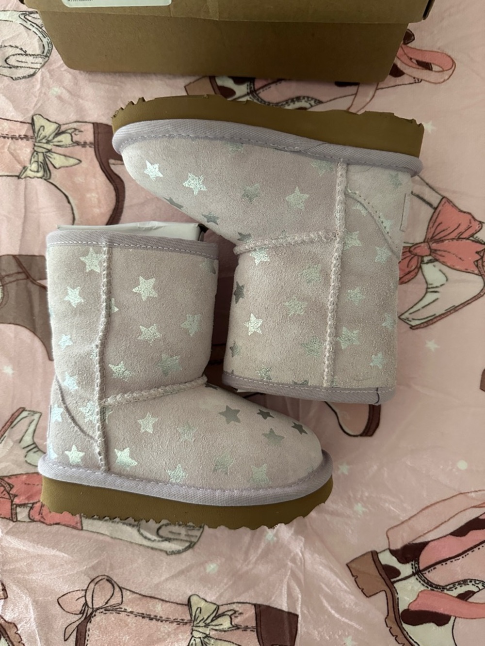 UGG Kids Pink Star-Print Cozy Booties - Picture 2 of 5